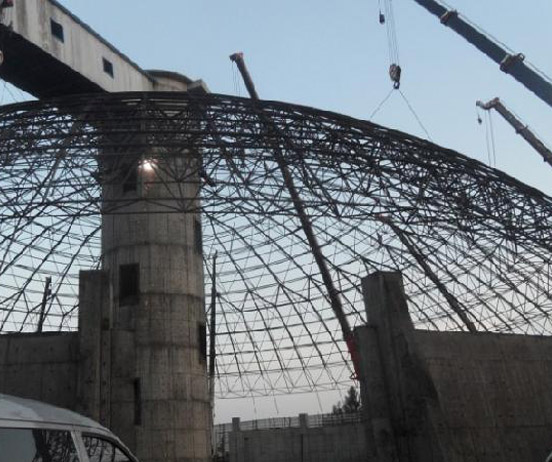 佳木斯网架分条或分块安装法